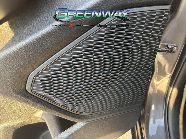 new 2025 Jeep Grand Cherokee car, priced at $38,014