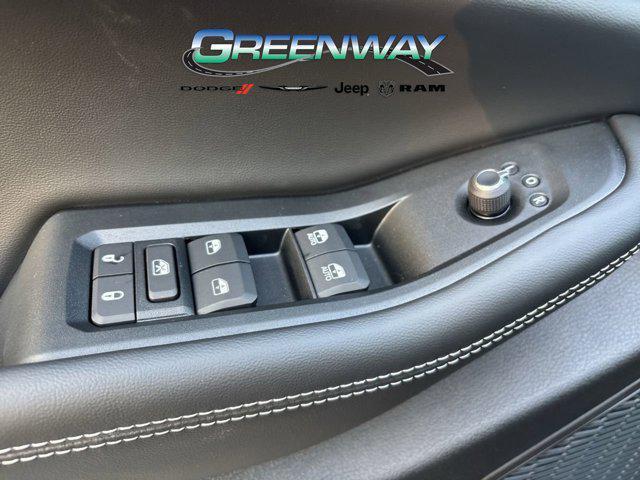 new 2025 Jeep Grand Cherokee car, priced at $37,950