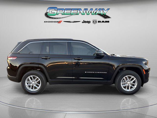 new 2025 Jeep Grand Cherokee car, priced at $37,950
