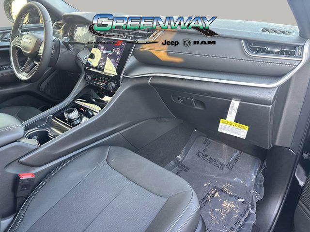 new 2025 Jeep Grand Cherokee car, priced at $37,950