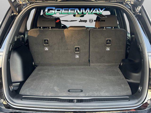 new 2025 Jeep Grand Cherokee car, priced at $37,950