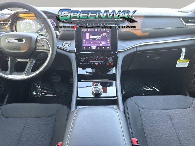 new 2025 Jeep Grand Cherokee car, priced at $37,950