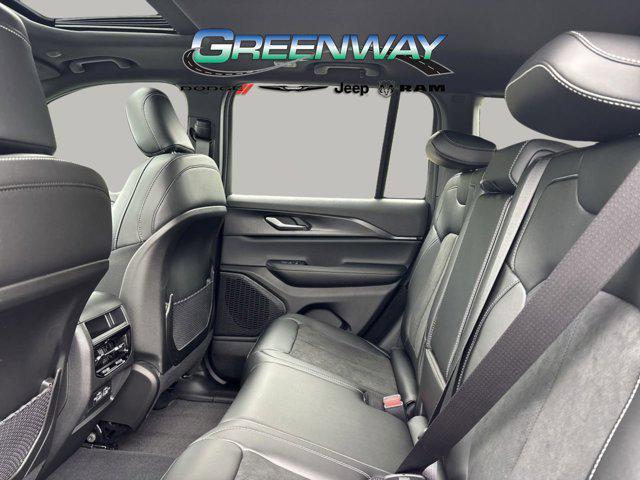 new 2025 Jeep Grand Cherokee car, priced at $41,032