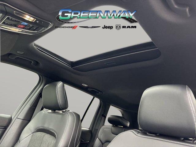 new 2025 Jeep Grand Cherokee car, priced at $41,032