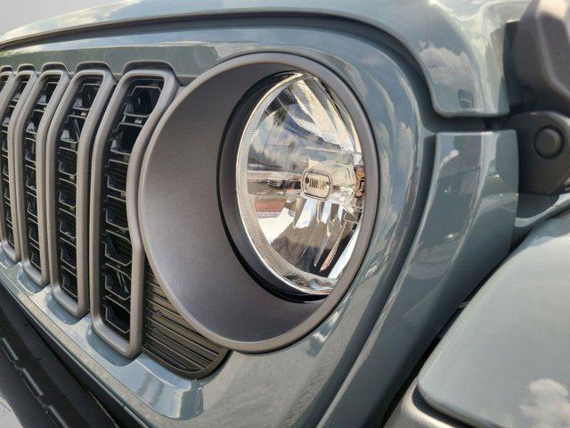 new 2025 Jeep Gladiator car, priced at $37,435