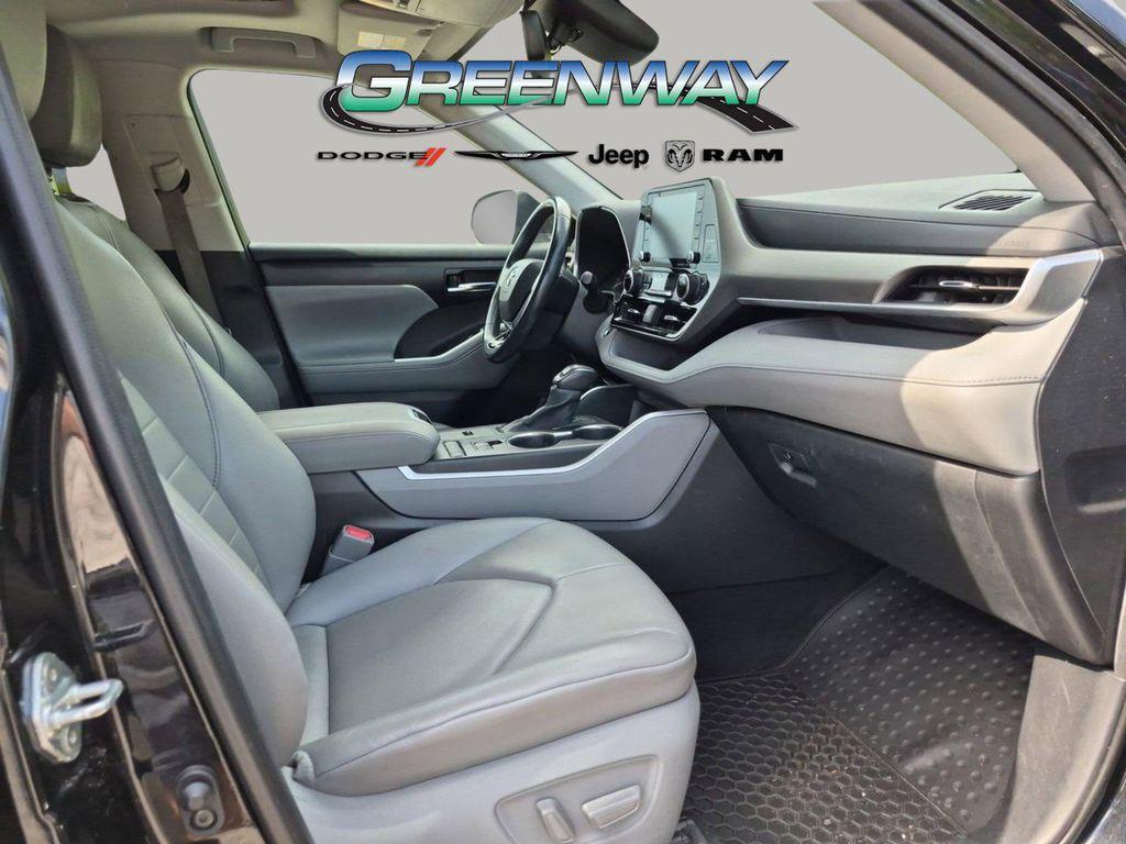 used 2020 Toyota Highlander car, priced at $29,233