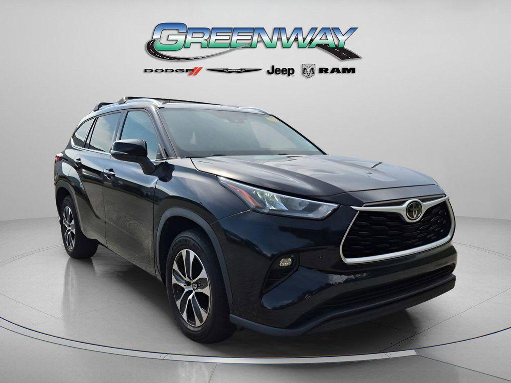 used 2020 Toyota Highlander car, priced at $29,233