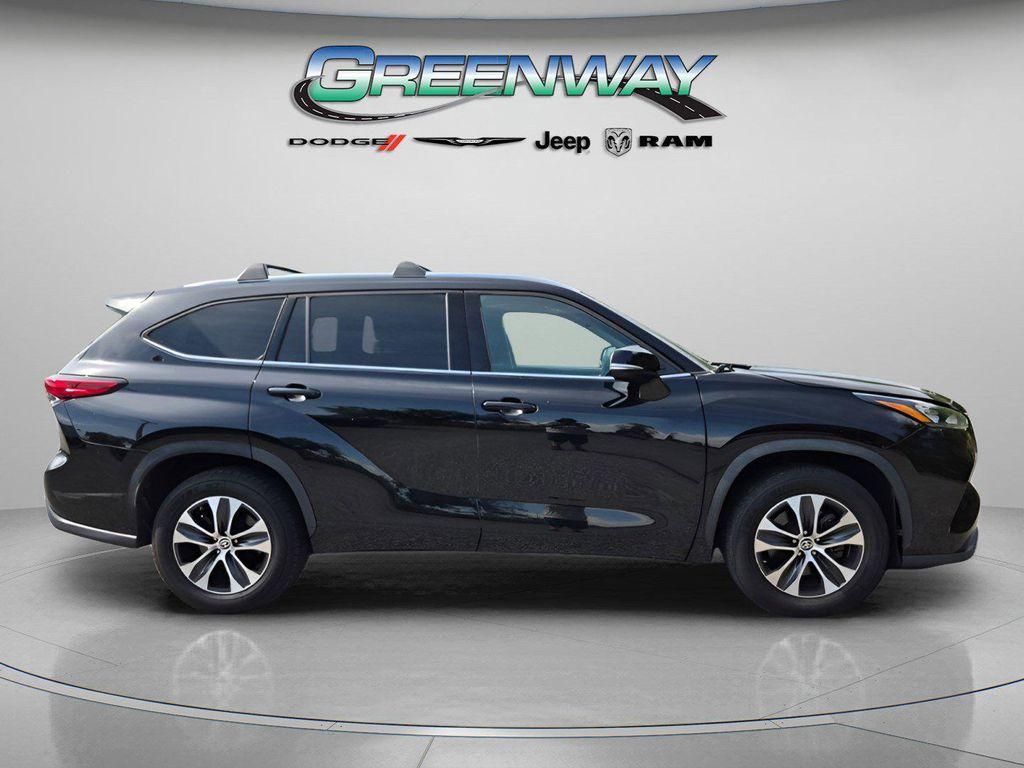 used 2020 Toyota Highlander car, priced at $29,233