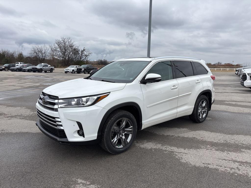 used 2018 Toyota Highlander car, priced at $23,337