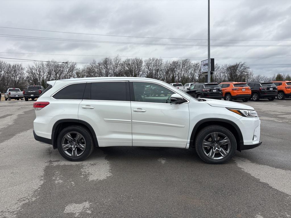 used 2018 Toyota Highlander car, priced at $23,337