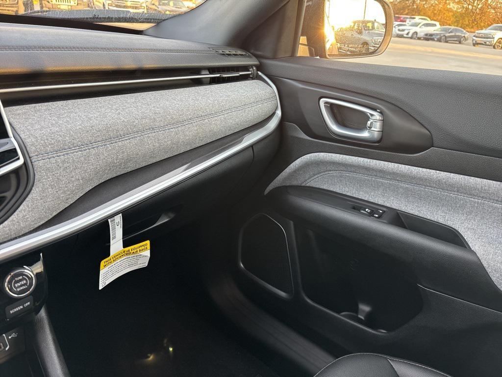 used 2025 Jeep Compass car, priced at $25,000