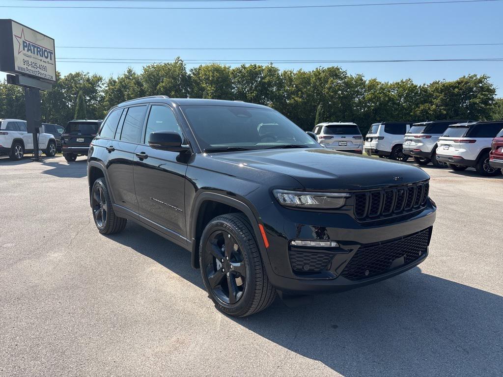 new 2025 Jeep Grand Cherokee car, priced at $45,317