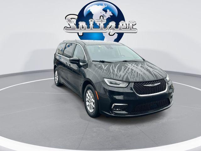 used 2024 Chrysler Pacifica car, priced at $28,729