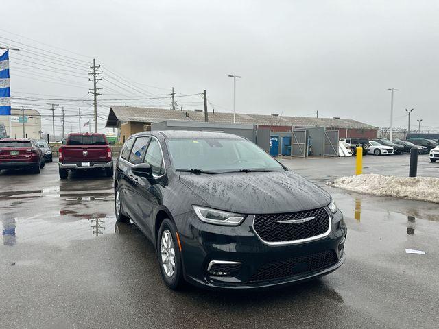 used 2024 Chrysler Pacifica car, priced at $28,729