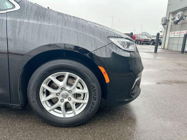 used 2024 Chrysler Pacifica car, priced at $28,729