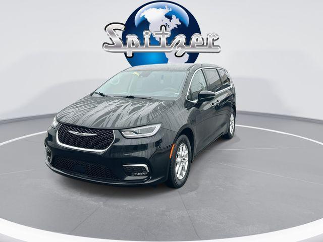 used 2024 Chrysler Pacifica car, priced at $28,729