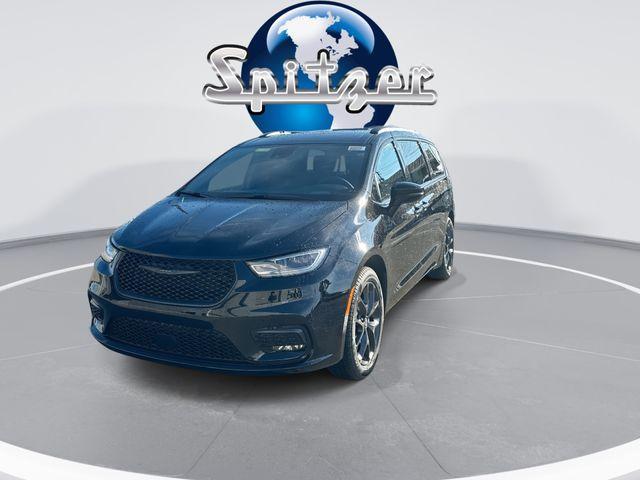 new 2026 Chrysler Pacifica car, priced at $43,176