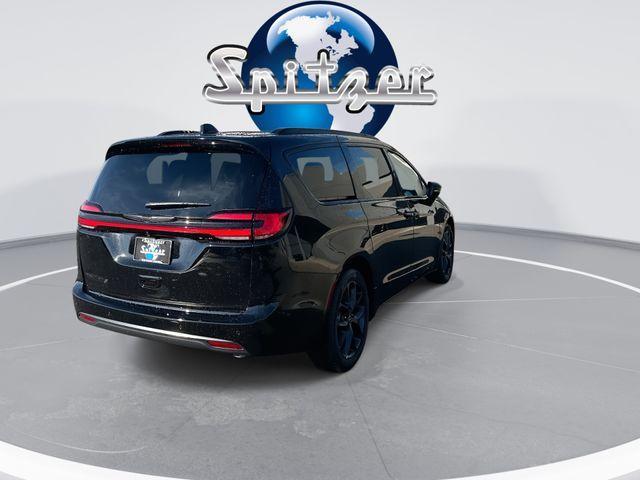 new 2026 Chrysler Pacifica car, priced at $43,176