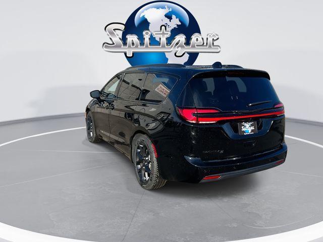 new 2026 Chrysler Pacifica car, priced at $43,176