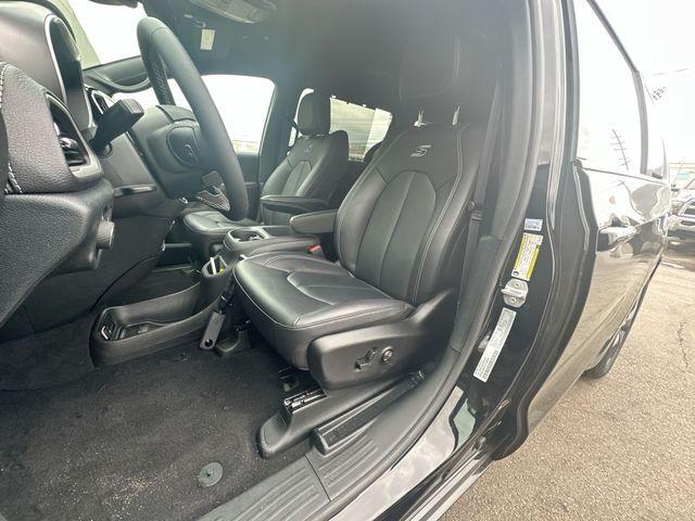 new 2026 Chrysler Pacifica car, priced at $41,965