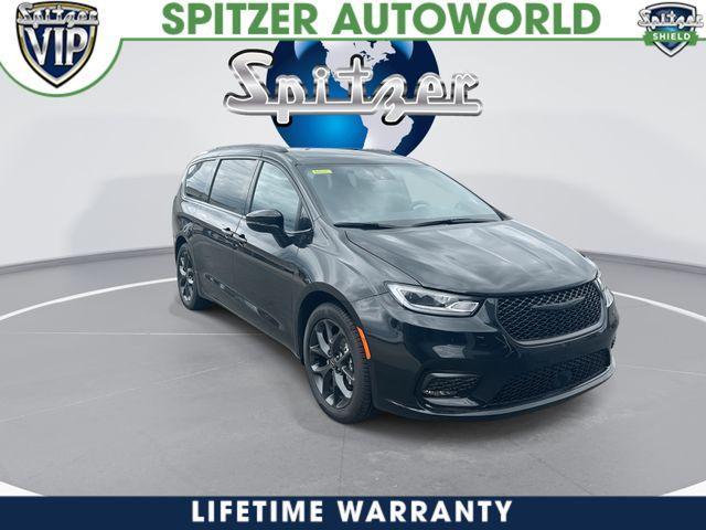 new 2026 Chrysler Pacifica car, priced at $41,965