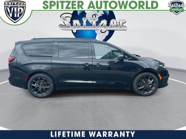 new 2026 Chrysler Pacifica car, priced at $41,965