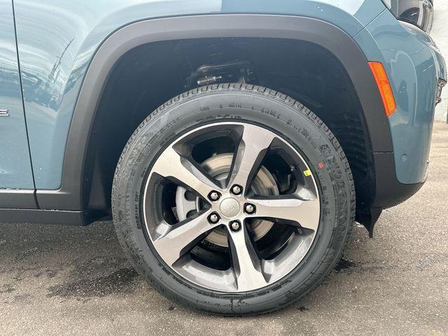 new 2026 Jeep Grand Cherokee car, priced at $44,847