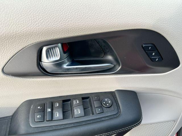 used 2022 Chrysler Pacifica car, priced at $31,614