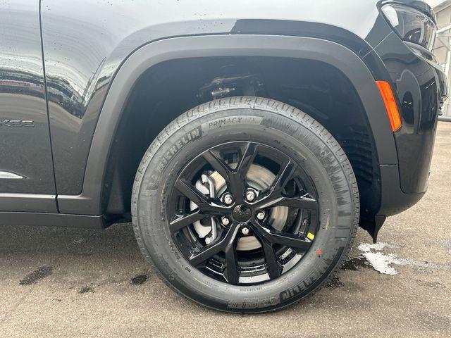 new 2026 Jeep Grand Cherokee car, priced at $41,613
