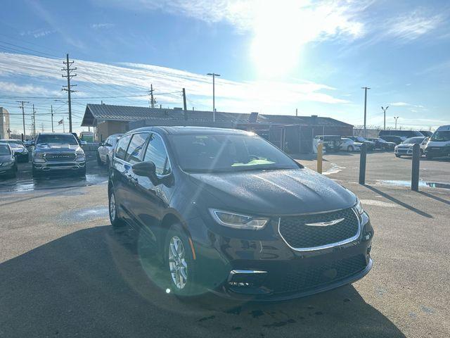 new 2026 Chrysler Pacifica car, priced at $42,862