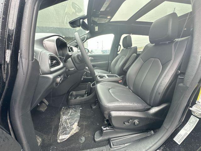 new 2026 Chrysler Pacifica car, priced at $39,667