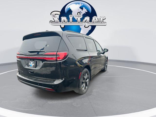 new 2026 Chrysler Pacifica car, priced at $45,324