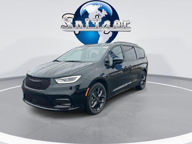 new 2026 Chrysler Pacifica car, priced at $45,324