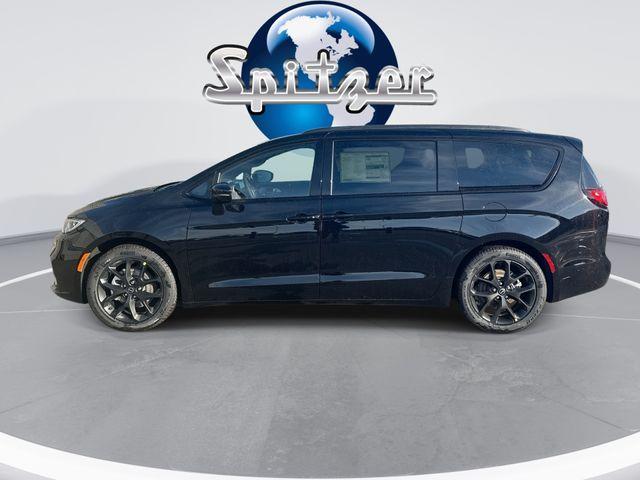 new 2026 Chrysler Pacifica car, priced at $47,706