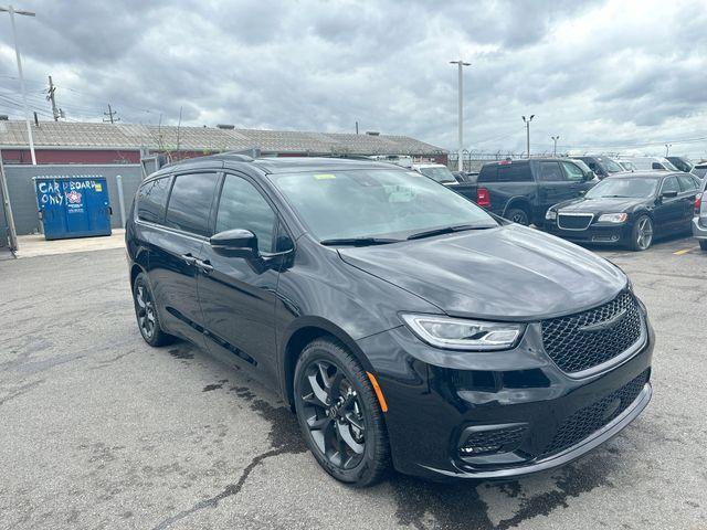 new 2026 Chrysler Pacifica car, priced at $46,269