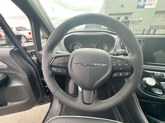 new 2026 Chrysler Pacifica car, priced at $46,269