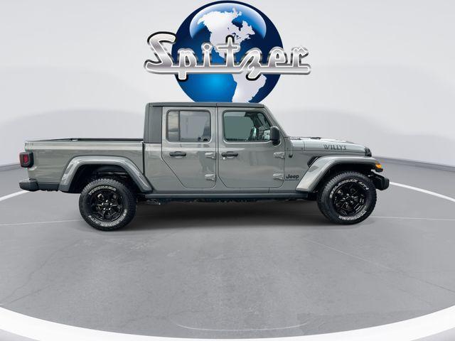 used 2021 Jeep Gladiator car, priced at $26,114