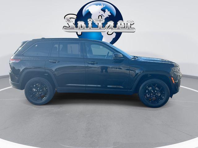 new 2026 Jeep Grand Cherokee car, priced at $47,525