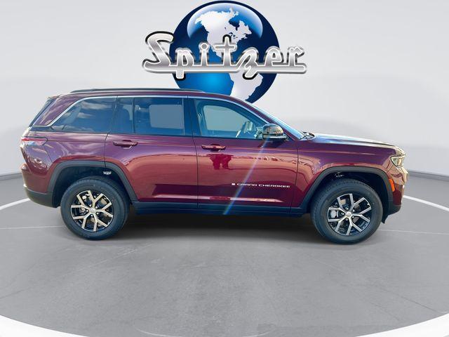 new 2025 Jeep Grand Cherokee car, priced at $42,880