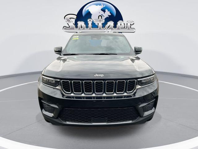 new 2025 Jeep Grand Cherokee car, priced at $40,480