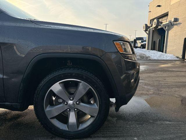 used 2016 Jeep Grand Cherokee car, priced at $15,333
