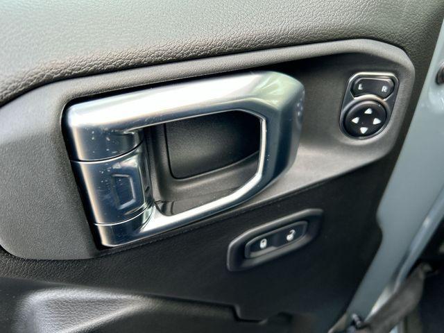 new 2026 Jeep Gladiator car, priced at $40,077