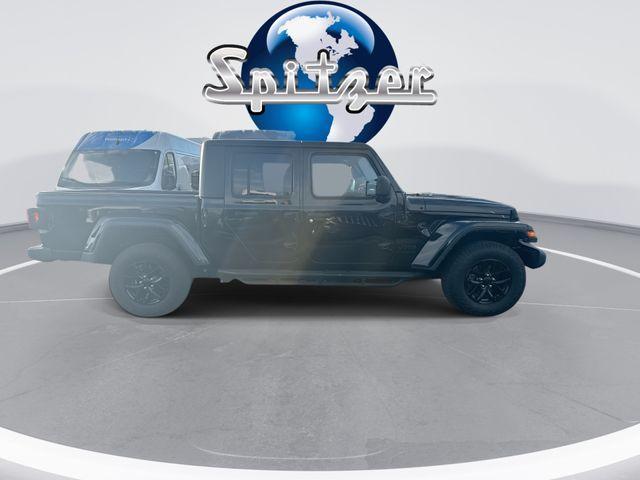 used 2022 Jeep Gladiator car, priced at $32,034