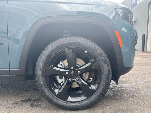 new 2026 Jeep Grand Cherokee car, priced at $43,393