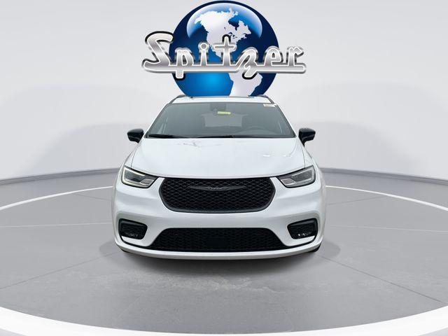 new 2026 Chrysler Pacifica car, priced at $53,045