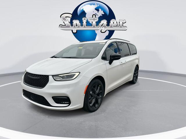 new 2026 Chrysler Pacifica car, priced at $53,045