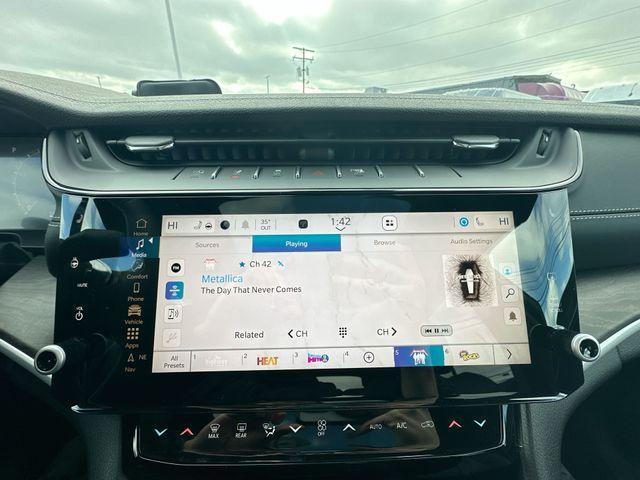 new 2026 Jeep Grand Cherokee car, priced at $49,985