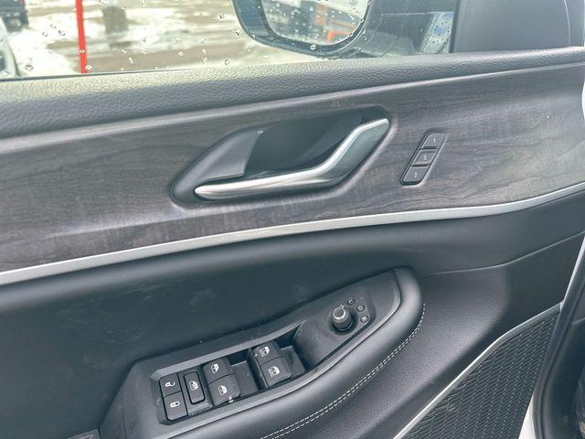 new 2026 Jeep Grand Cherokee car, priced at $49,985