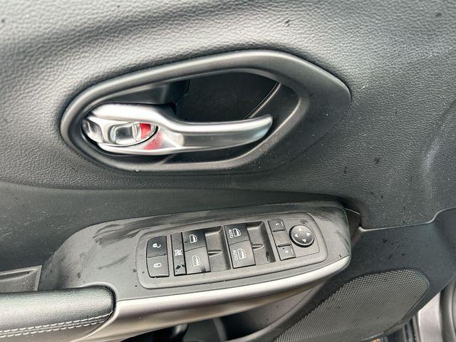 used 2022 Jeep Cherokee car, priced at $25,593