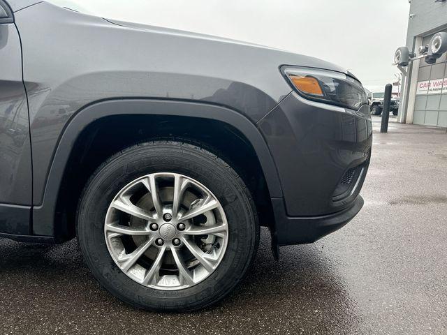 used 2022 Jeep Cherokee car, priced at $25,593